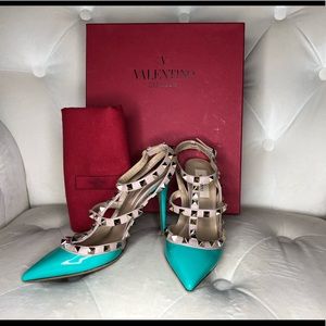 ♥️SOLD♥️ Valentino Rockstud Stiletto Heels Size 35